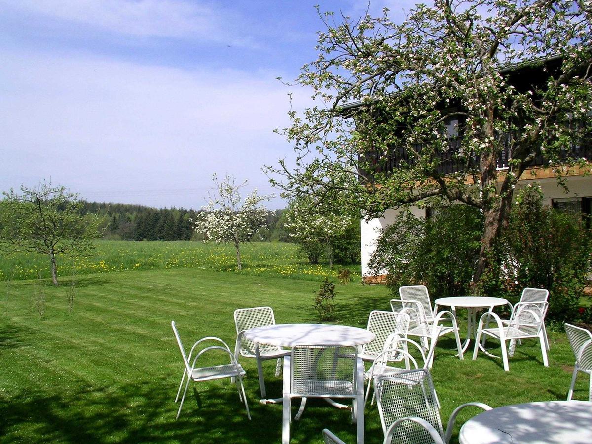 Cafe Best Gaestezimmer Bullau Экстерьер фото